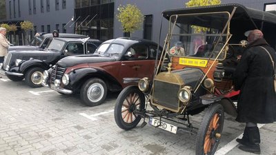 На Львівщині відбувся автопробіг за участі 70 ретромашин (ФОТО, ВІДЕО)