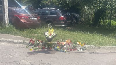 Львівʼяни принесли квіти на місце вбивства Ірини Фаріон