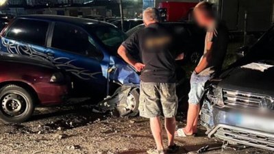 У Львові пʼяний автомобіль розтрощив припарковані автомобілі (ФОТО)