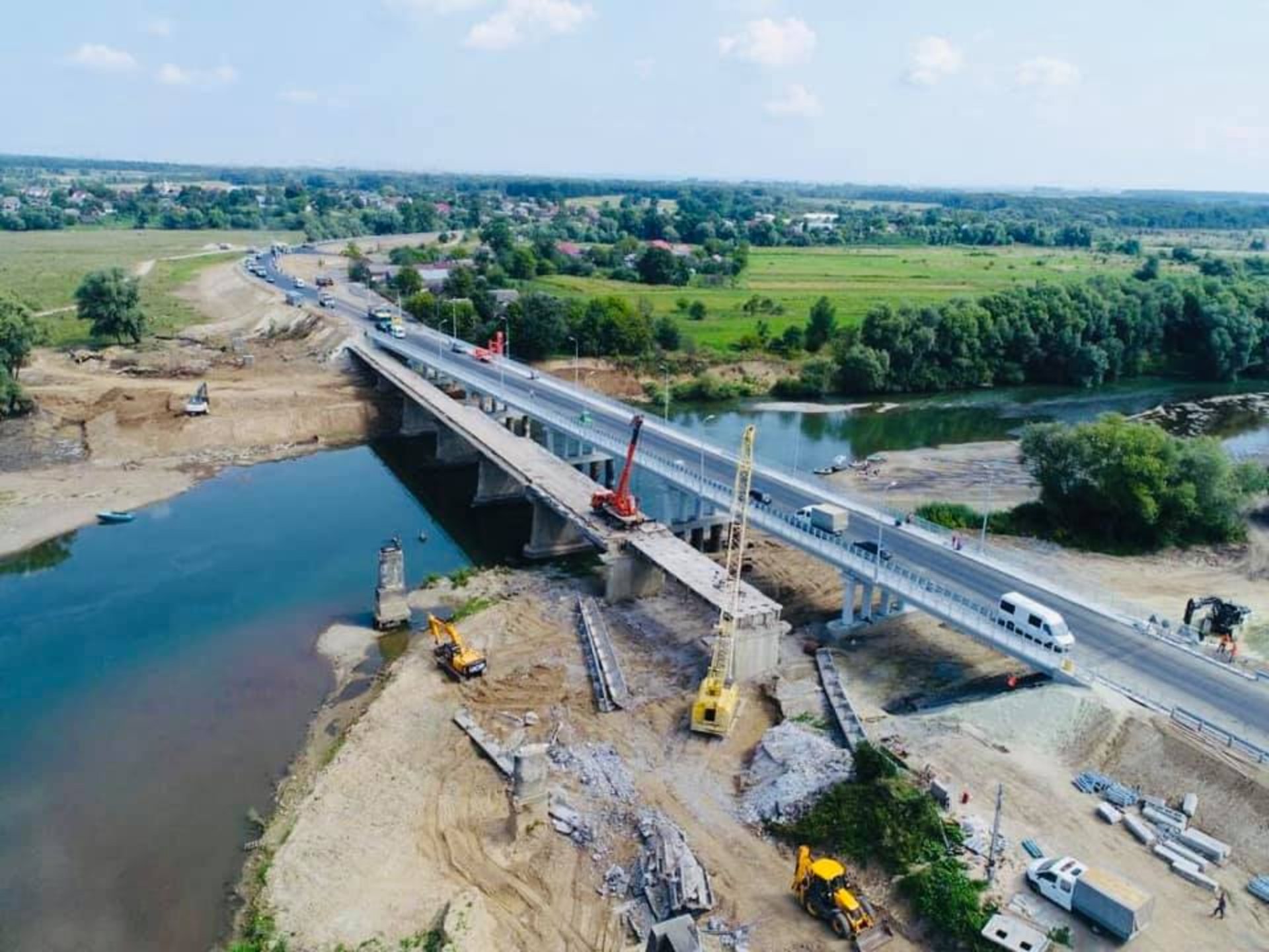 На Львівщині відкрили найбільший новозбудований міст на Західній Україні. Фото Олег Синютка