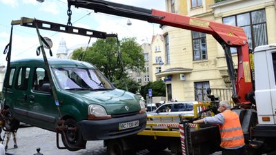 У Львові взялися упорядковувати паркування автомобілів
