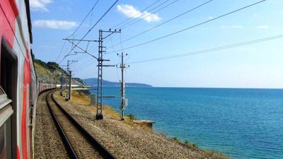 Вже є додаткові поїзди зі Львова до моря