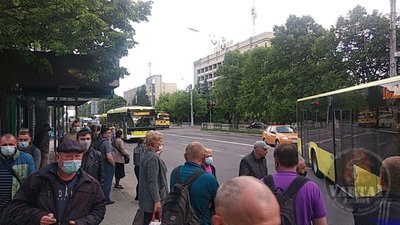 У Львові на Володимира Великого обірвалась тролейбусна лінія (ФОТО)