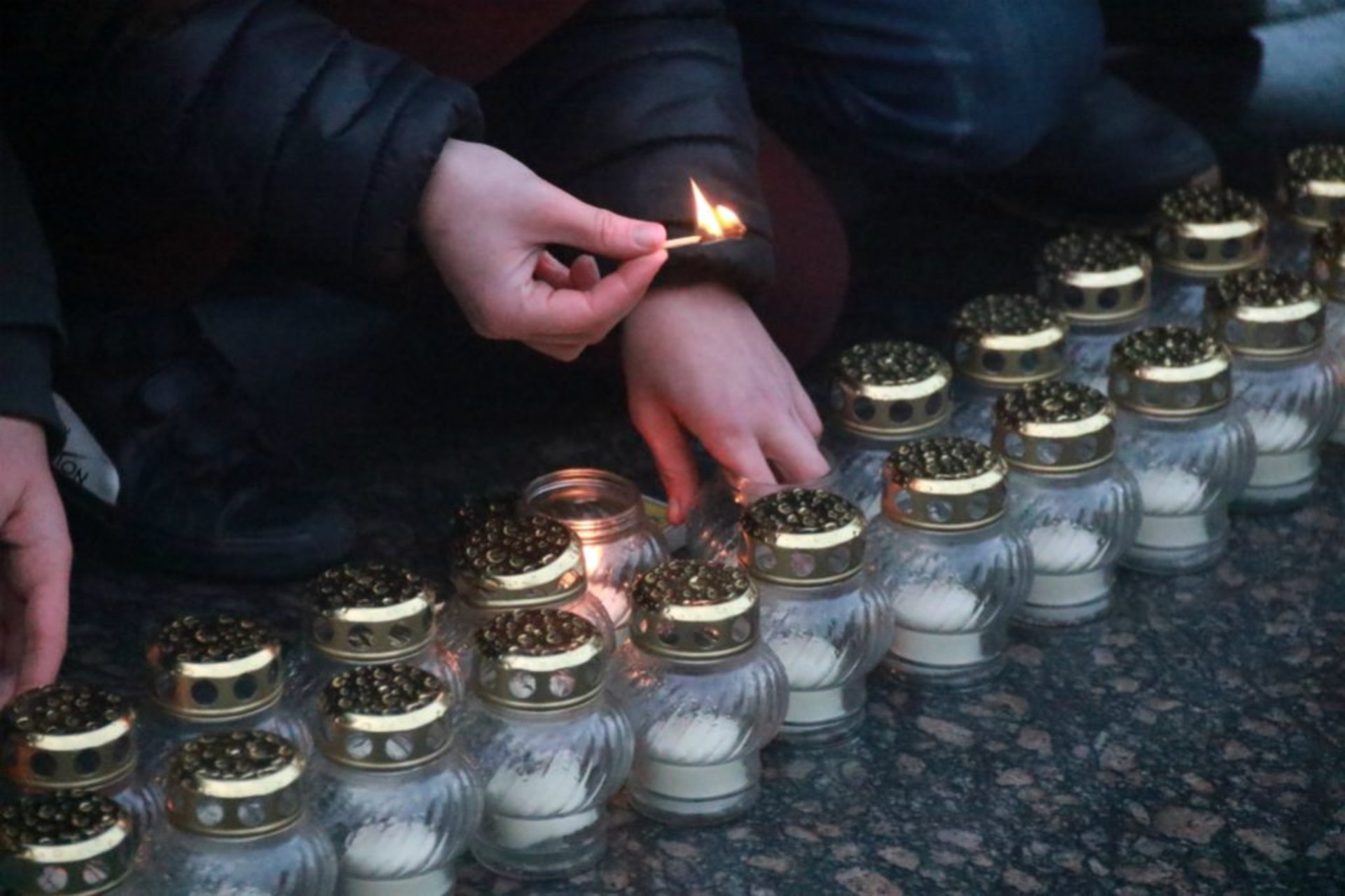 Заходи з вшанування пам’яті Героїв Небесної Сотні на площі біля пам’ятника Т. Шевченку , фото 4studio