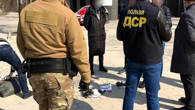 У Львові затримали групу рекетирів (ФОТО)