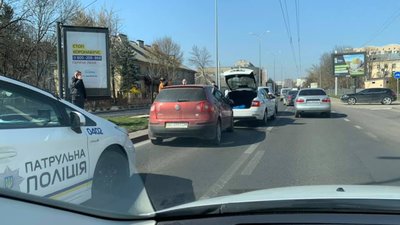 У Львові на Чорновола сталась аварія (ФОТО)
