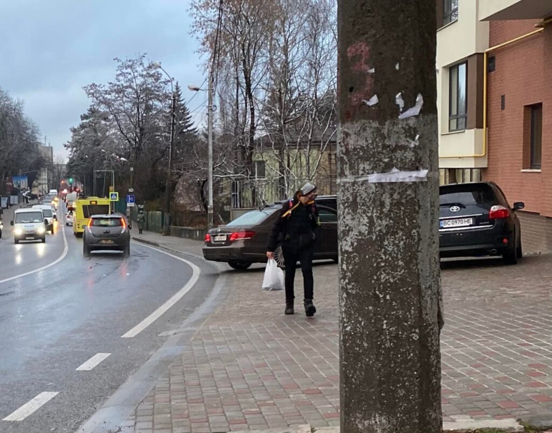 У Львові на вулиці Пасічній облаштували паркінг, фото ГЛМЛ