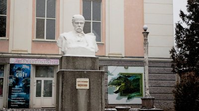 На Львівщині виник скандал через перенесення пам’ятника Шевченку