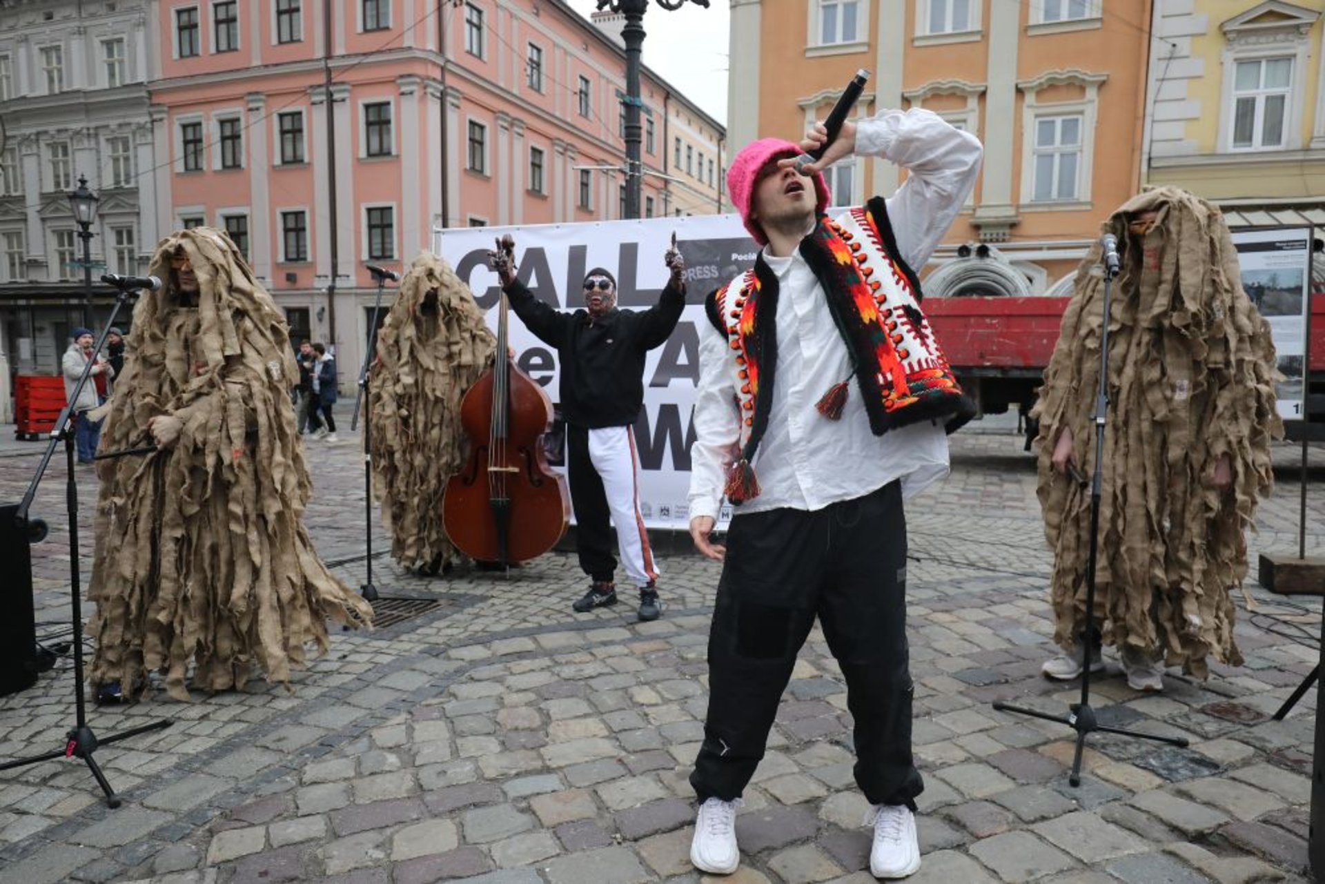 KALUSH ORCHESTRA виступив у центрі Львова та розповів про підготовку до «Євробачення», фото ЛМР