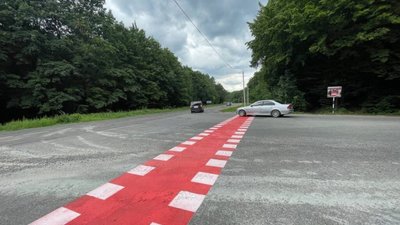 На трасі до елітного селища облаштували велопереїзд