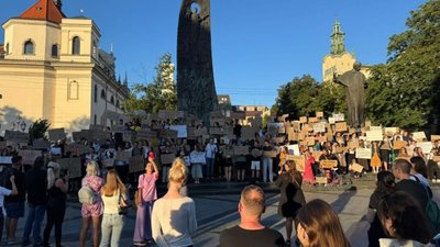 У Львові вимагають провести позачергові сесії міської та обласної рад