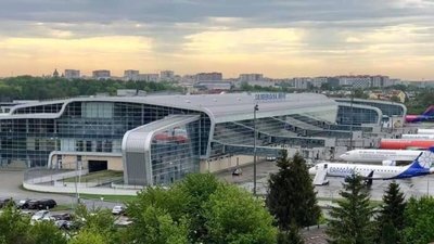 У Львівському аеропорті приземлився останній рейсовий літак з Білорусі