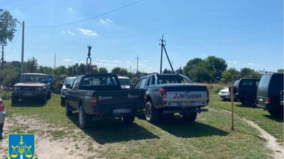 На Львівщині викрито керівника благодійного фонду на продажі автомобілів, які призначалися для потреб ЗСУ