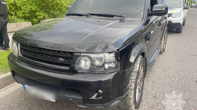 Водій та пасажири автомобіля Range Rover, які наробили галасу у місті, отримали повістки