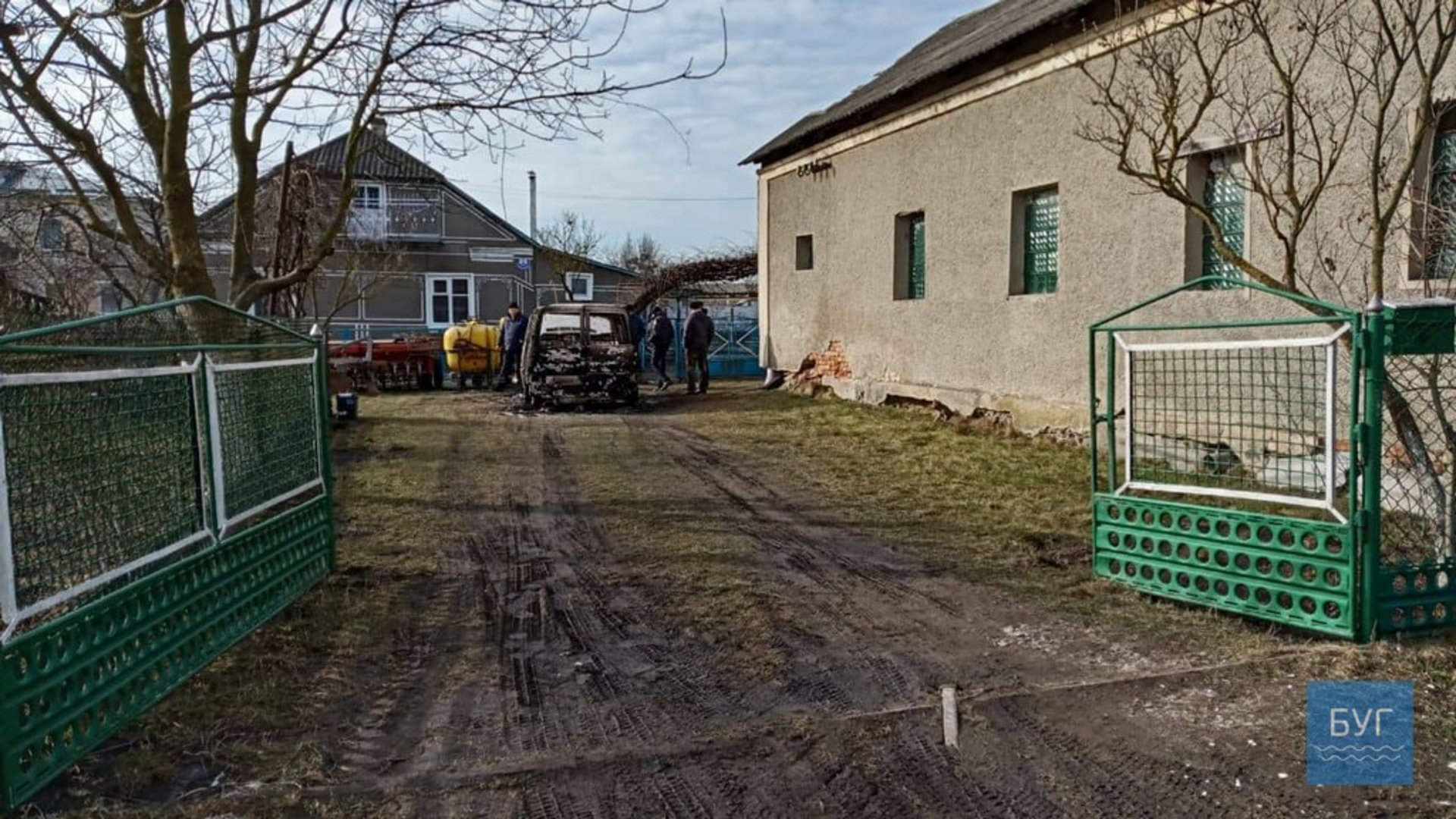 На Волині вночі згорів бус священика ПЦУ. Фото Буг