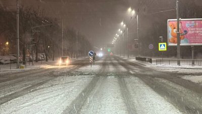 У Львові комунальники Садового проспали сніг