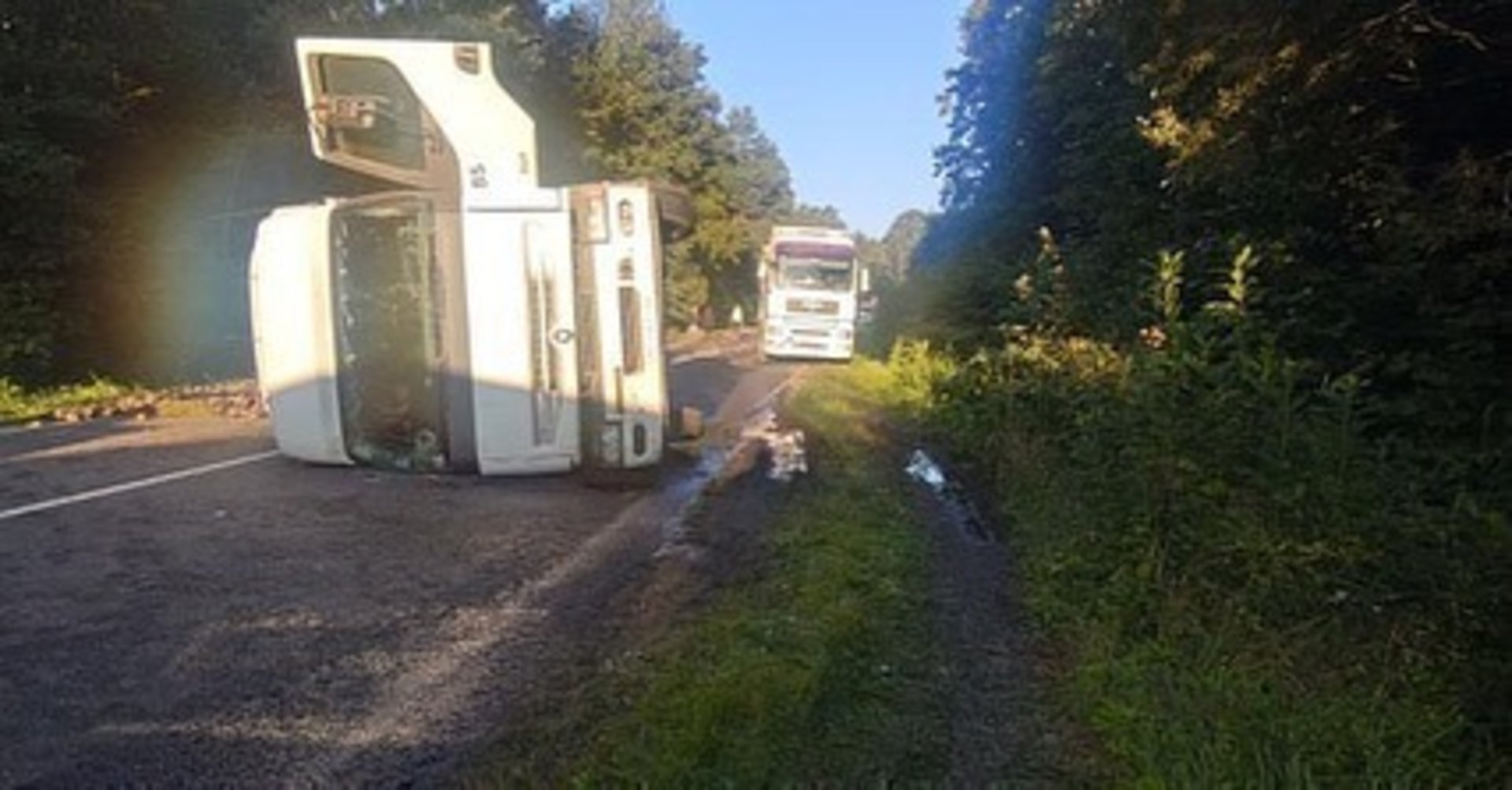 На Львівщині перекинулася фура, завантажена буряком, фото Підслухано у Червонограді