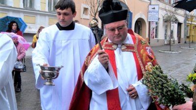 Сьогодні римо-католики та вірмени святкують Вербну неділю