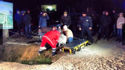 Під час кількагодинного очікування Зеленського, журналістка упала в рів і зламала ногу (ВІДЕО)