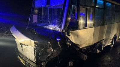 На Львівщині у аварії постраждали сім людей