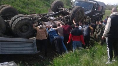 У Криму перекинулась військова техніка, яка мала їхати на війну з Україною (ФОТО)