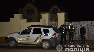 У Дрогобичі чоловік погрожував зброєю поліції