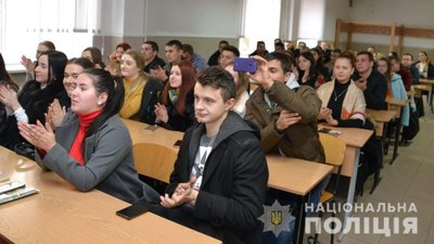 Поліція Львівщини почала набирати на роботу студентів (ФОТО)