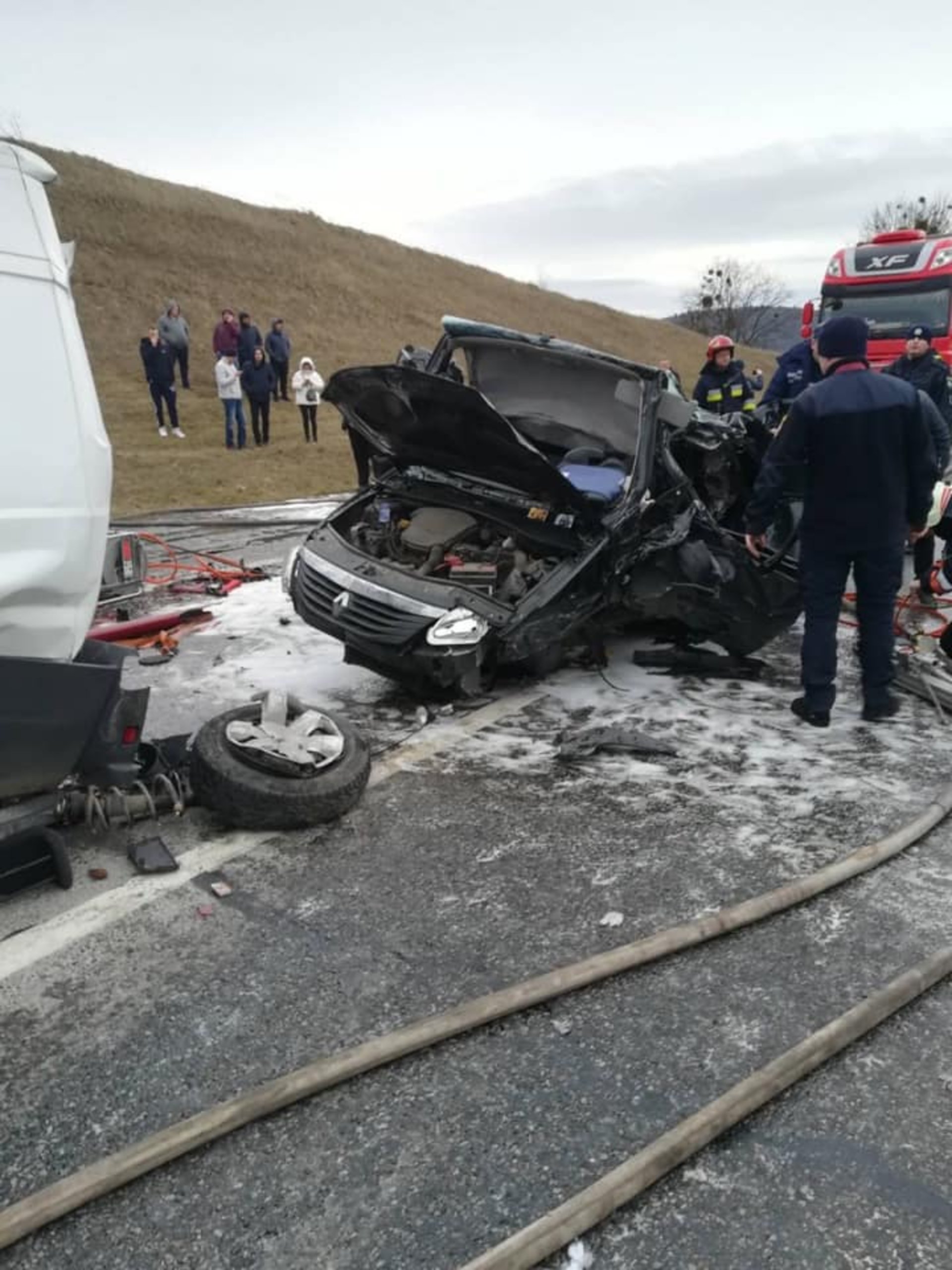 Біля Львова сталась жахлива аварія за участі шести автомобілів. Фото Варта-1