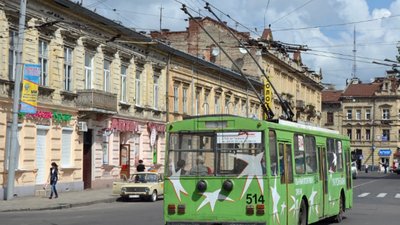 То є Львів: тролейбус курсує одночасно за двома маршрутами