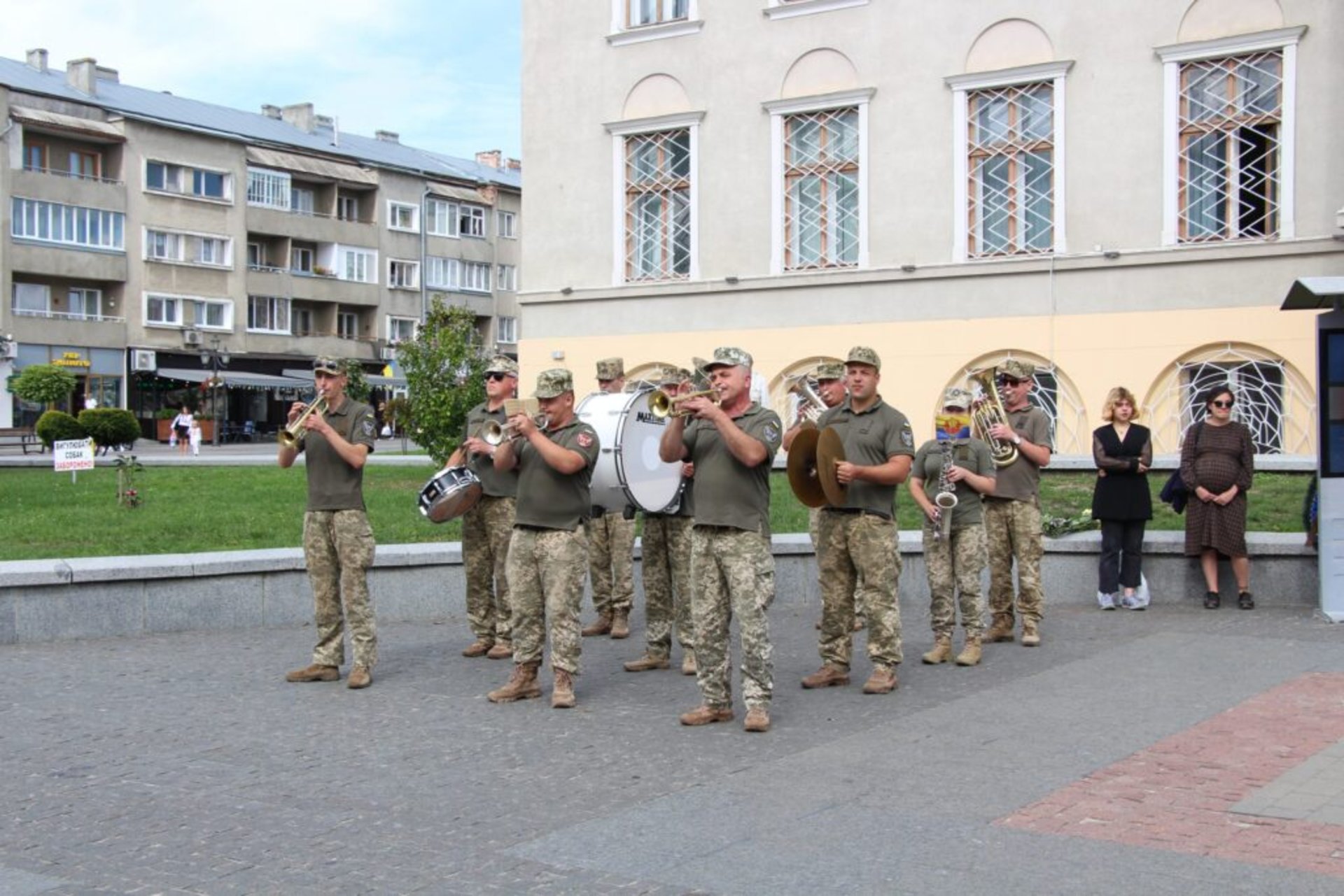 У Дрогобичі провели в останню путь загиблого захисника України Руслана Сергієнка