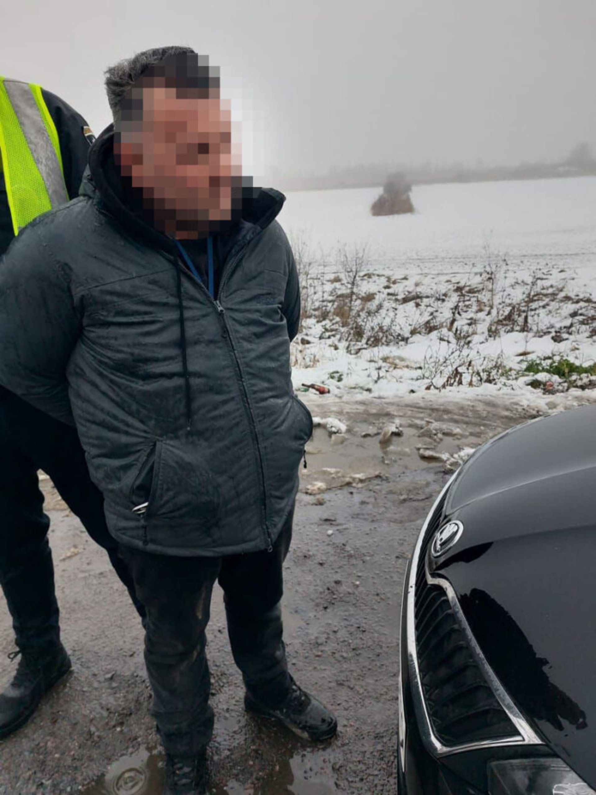 На трасі "Київ - Чоп" сканують автомобілі і викрадають кошти