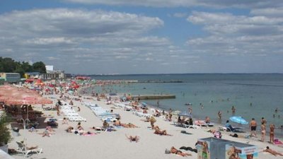 Відпочиваючих попереджають, що на пляжах Одеси морська вода не відповідає нормам