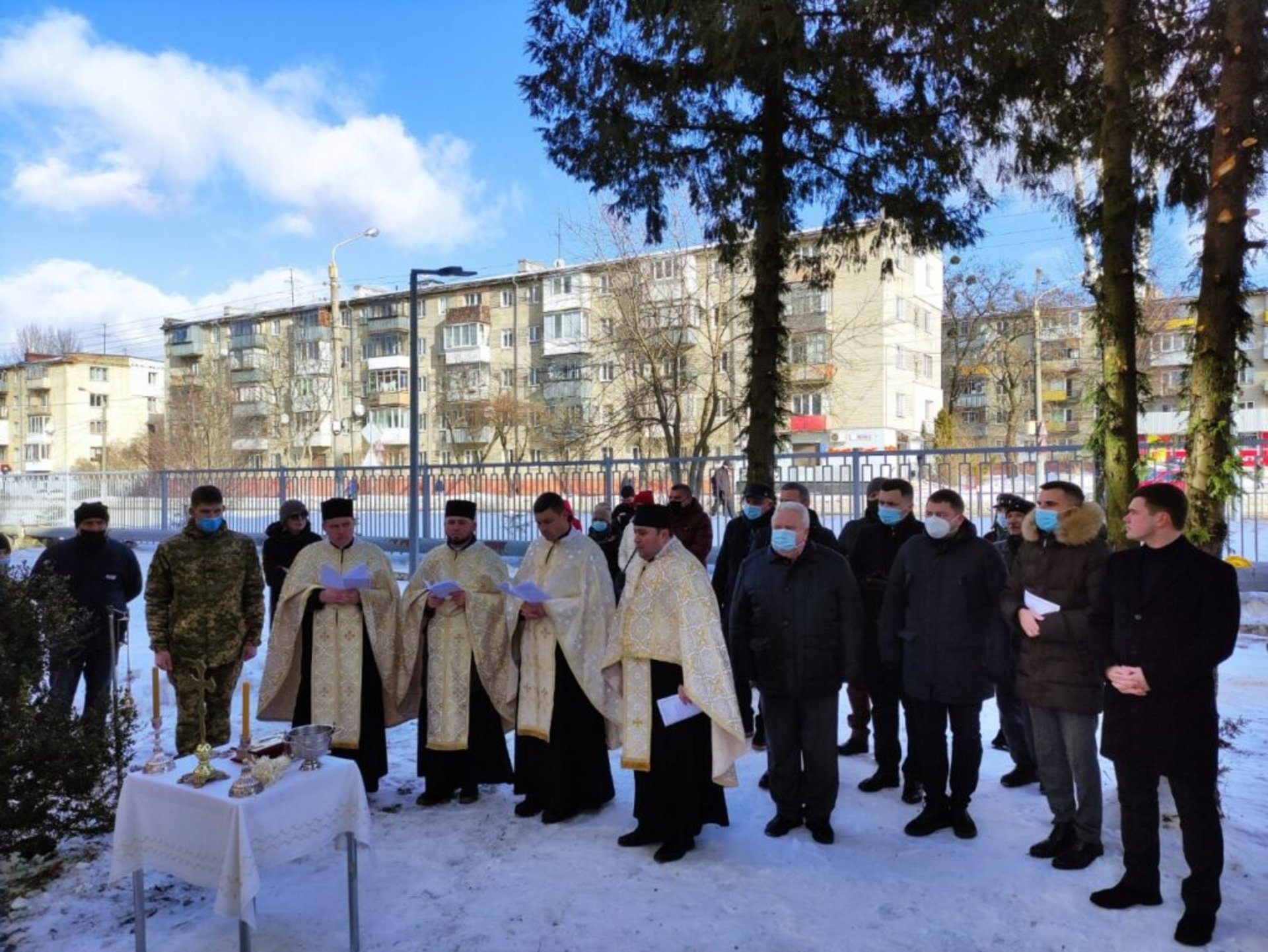 У Ліцеї імені Герої Крут відкрили музей та освятили місце майбутнього храму