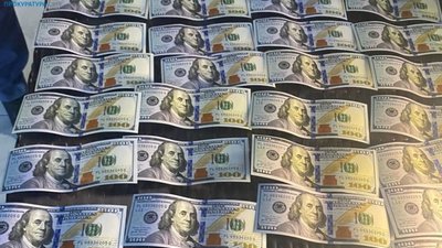 На Львівщині поліцейські вимагали 4 тисячі доларів хабара