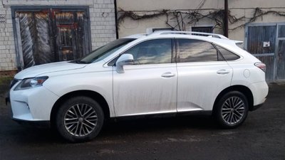 Мер Дрогобича їздить на орендованому Lexus (ФОТО)