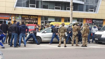 У спальному районі Львова затримали злочинців