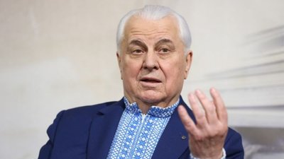 Леонід Кравчук полетів до Німеччини на реабілітацію після складної операції