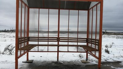 На Львівщині монтують зупинки з лавками для «гуліверів» (ФОТОФАКТ)