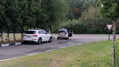 Як у Львові поліцейські «ловлять» водіїв на радар TruCam (ФОТО)