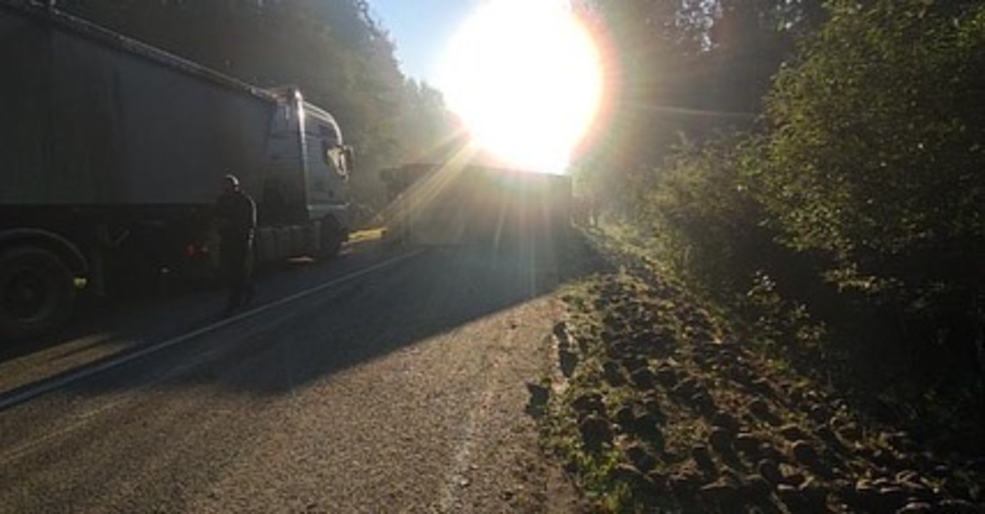 На Львівщині перекинулася фура, завантажена буряком, фото Підслухано у Червонограді