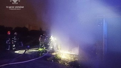 У Львові на вулиці виявили чоловіка з опіками тіла