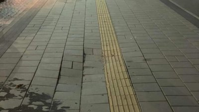 У Львові після ремонту розвалюється одна з улюблених вулиць Садового (ФОТО)