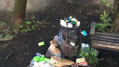Львів знову почав перетворюватись на сміттєзвалище (ФОТО)