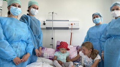 Трирічній дівчинці з Волині зробили пересадку стовбурових клітин у львівській лікарні