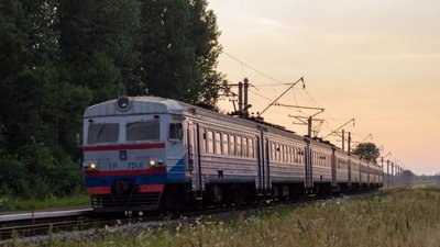 Львівська залізниця тимчасово змінює розклад руху «електричок»