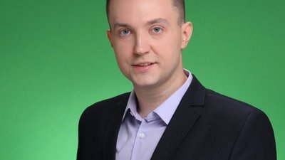 Заміна Парасюка: весільний фотограф виграв вибори у власника Мотор-Січ