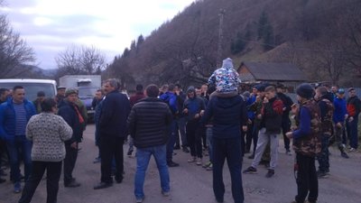Місцеві мешканці на Закарпатті заважають прикордонникам облаштовувати кордон та влаштовують провокації