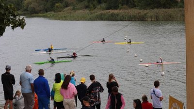 На Львівщині тривають змагання з веслування на байдарках та каное (ФОТО)