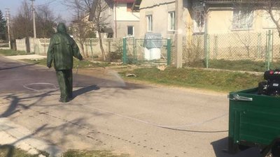 Як на Львівщині дезінфікують дороги (ФОТО)