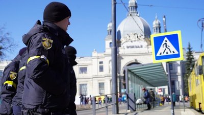 Поліцейські Львівщини продовжують забезпечувати правопорядок у режимі 24/7